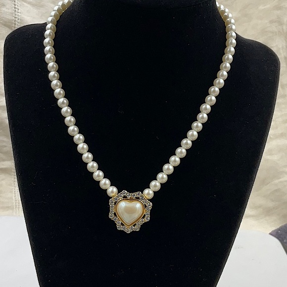 Richelieu Jewelry - Vtg. Richelieu 16” White Pearl Necklace W2” Ext. With Pearl Heart Center